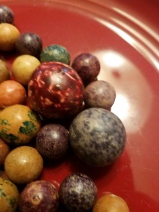 63 ANTIQUE CLAY MARBLES FROM 1800 ' S 2