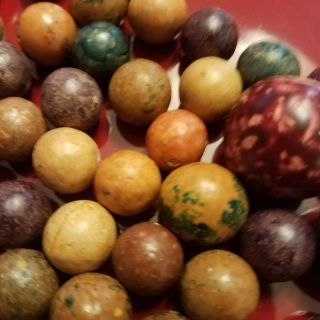 63 ANTIQUE CLAY MARBLES FROM 1800 ' S 3