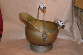 Vintag Fireplace Coal Ash Skuttle Bucket Brass Handle 2 Porcelain Grip Lion Head
