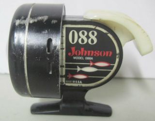 Vintage Johnson Model 088a Spin Casting Fishing Reel (123) Made In U.  S.  A.