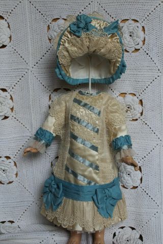 Silk bonet for antique baby doll 20 . 6