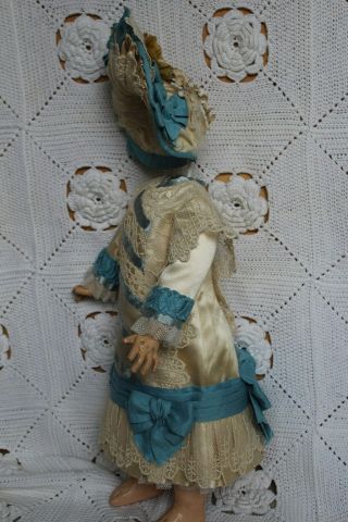 Silk bonet for antique baby doll 20 . 7