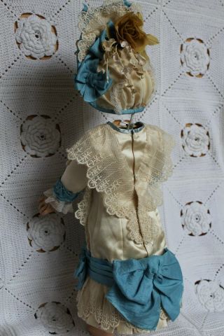 Silk bonet for antique baby doll 20 . 8