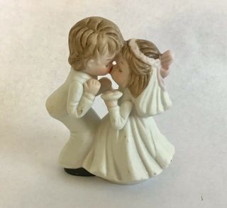 Bride And Groom Kissing Cake Topper Sender Collectibles Porcelain Vintage