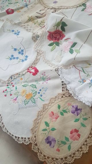 7 GORGEOUS Vintage Hand Embroidered Doilies & Table Centre Runner Craft 3