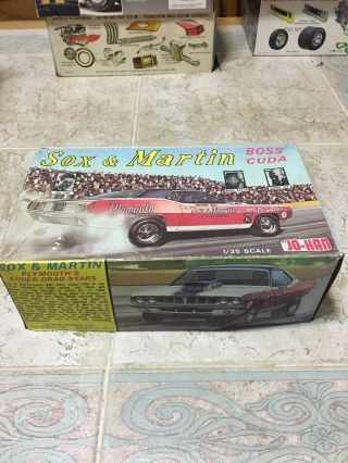 Vintage Jo - Han Sox & Martin Boss ‘cuda Model Car Kit 1/25