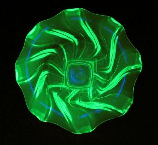 URANIUM VASELINE GREEN GLASS EQUINOX BOWL ART DECO BAGLEY ENGLAND 3