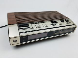 Vintage Ge Digital Alarm Clock Radio 7 - 4634b Classic Faux Wood Grain 1980s 80 
