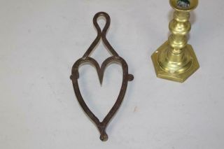 A VERY RARE 18TH C HEART SHAPED WROUGHT IRON STANDING HEARTH TRIVET OLD SURFACE 2