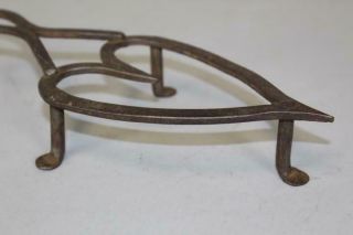A VERY RARE 18TH C HEART SHAPED WROUGHT IRON STANDING HEARTH TRIVET OLD SURFACE 4