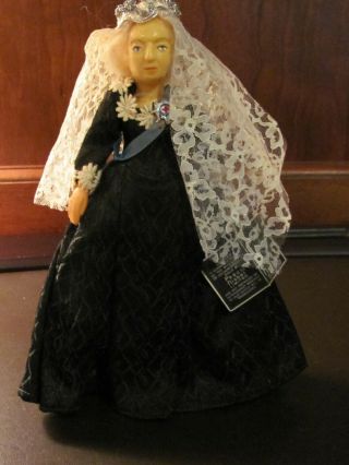 Peggy Nisbet Doll,  P610,  Queen Victoria,  1819 - 1901,  8 " Tall,  Made In England