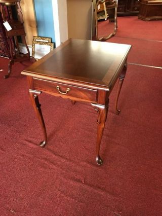 Hickory Chair Banded Mahogany End Table - Refinished - Delivery Available