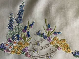 GORGEOUS VINTAGE HAND EMBROIDERED TRAY CLOTH COUNTRY COTTAGE FLORALS 3