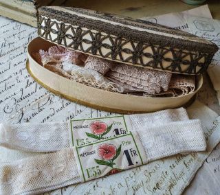 Charming Antique French Art - Deco Oval Baptism Box With Lace Remnant Contents