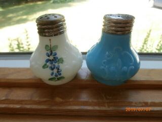 Antique - Glass Salt & Pepper Shakers FLEUR - DE - LIS Pattern 3
