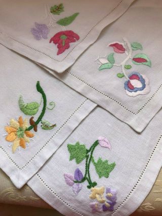 4 Vintage Hand Embroidered White Linen Napkins - Cut Work/flowers