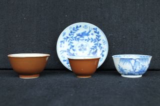 Teabowl And Saucer And Two Tea Bowls 18th Century Chinese Export