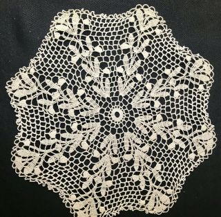 Old Vintage Gorgeous Off - White Crochet Lovely Pattern Doily 8 1/2 " Diameter