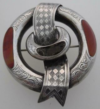 Victorian Antique 1880s Scottish Sterling Silver & Agate Engraved Brooch (e7