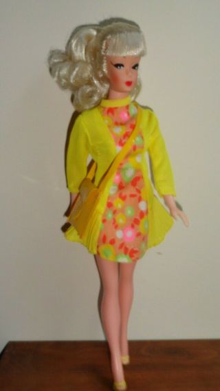 Vintage Barbie Clone MADDIE MOD YELLOW FLORAL DRESS HEELS PURSE WOW NO DOLL 2