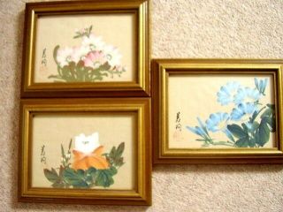 Japanese Signed Silk Painting Flowers Picture Framed,  21 Cm X 17 Cm,  Set Of 3