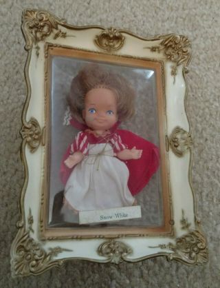 Vintage Uneeda ? Pee Wee ? Snow White Picture Frame Doll 1970 