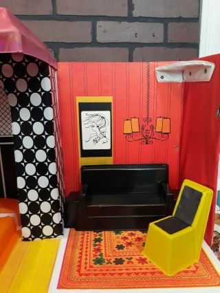 Vintage 1968 Mod Barbie Family House Mattel with All Orig Furniture and Key 4
