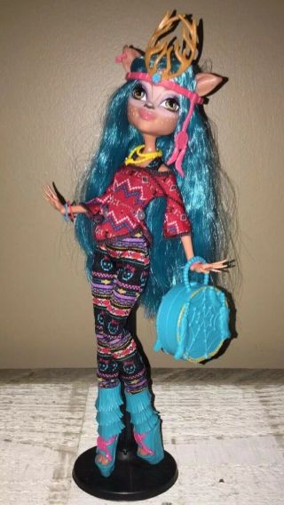 Monster High “brand - Boo Students” Isi Dawndancer Doll And Outfit Mattel 2009