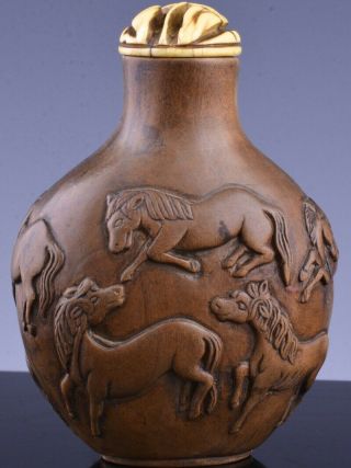 INTERESTING ANTIQUE CHINESE CARVED WOOD 8 IMPERIAL HORSES DESIGN SNUFF BOTTLE 3