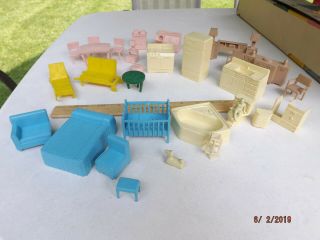 Vintage Marx Doll House Washer/dryer,  Plastic Accessories & Furniture