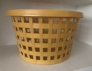 Vintage 1970s Rubbermaid Roughneck Round Basketweave Laundry Basket 2966 Yellow