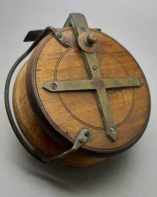 Vintage Wooden Fishing Reel With Star Back Brass 4 Inch Diameter
