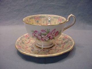 4 Queen Anne Royal Bridal Gown Teacups & Saucers 8