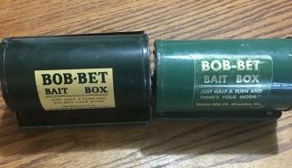 2 Vintage Fishing Bob - Bet Bait Box Beaver Wi Just Half A Turn There 