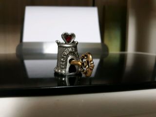 " Key To My Heart,  Thimble,  Vintage,  Pre - Owned,
