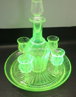 Val Saint Lambert Vaseline Glass Liquor Decanter 4 Glasses W /serving Tray