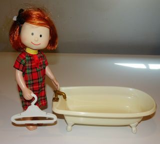 Vintage Eden Madeline Doll With Bathtub & Hanger