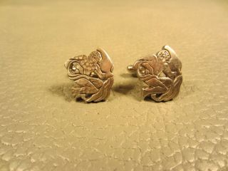 Vintage Figural Kneeling Grecian Man With Jug White Gold Plated Cufflinks
