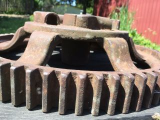 Rare Hard To Find Antique Industrial Cast Iron Gear/ 15.  5” /1.  5” Arbor/ 70 Teeth 3