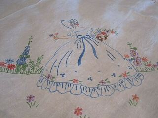 LOVELY VINTAGE HAND EMBROIDERED LINEN TABLECLOTH CRINOLINE LADIES 2
