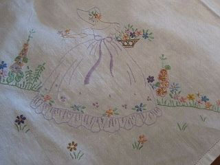 LOVELY VINTAGE HAND EMBROIDERED LINEN TABLECLOTH CRINOLINE LADIES 3
