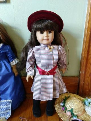 American Girl Pleasant Co.  Samantha - 1994 - Meet Outfit,  Locket,  Hat