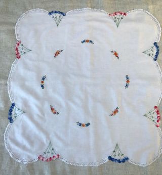 ANTIQUE AFTERNOON TEA CLOTH,  HAND - EMBROIDERED FLOWERS,  CROCHET EDGING 3