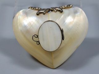 Antique Victorian Mother Of Pearl Heart Shaped Snuff Or Vanity Trinket Box - 1900