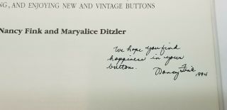 1994 Collector ' s Guide to Antique Vintage BUTTONS by Nancy Fink SIGNED BY AUTHOR 7