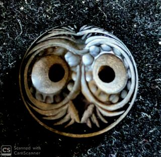Antique Vintage Black Onyx Carved Owl Face Round Stone Bead Button F604
