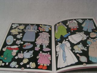 DOLL HOUSE CHRISTMAS A PUNCH - AND - PLAY STORYBOOK PAPER DOLL BOOK (1983) 3