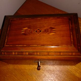 Vintage Antique Wood Inlay Jewelry Box Keepsake Box Trinket Box w/ Key 2