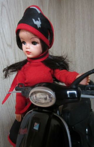 Vintage Sindy doll,  Pedigree,  with motorcycle 3