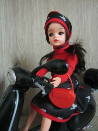 Vintage Sindy doll,  Pedigree,  with motorcycle 5